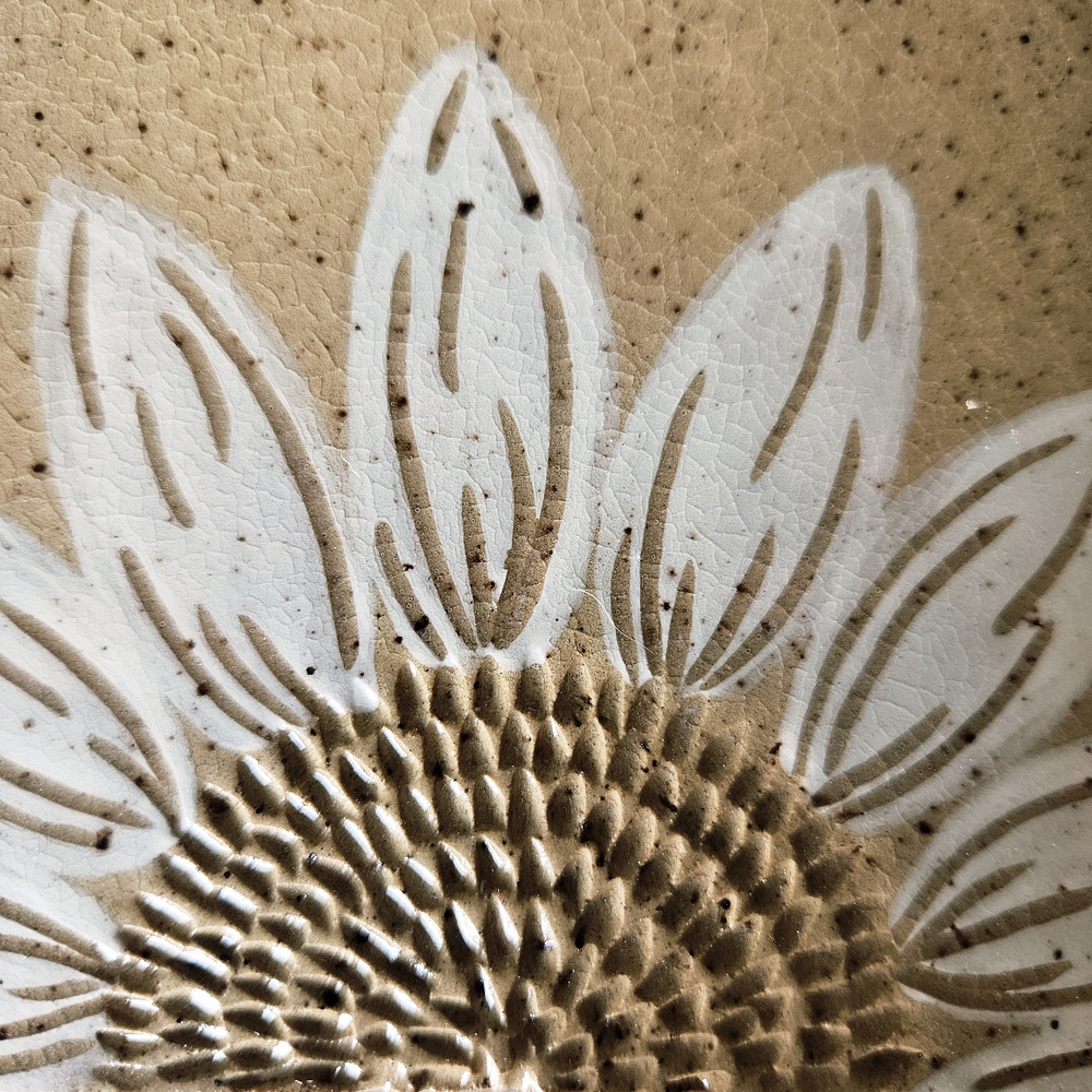 Sunflower Design Scalloped Spoon Rest - Picture 3 of 5